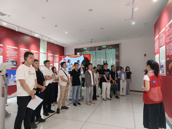 参展1.jpg